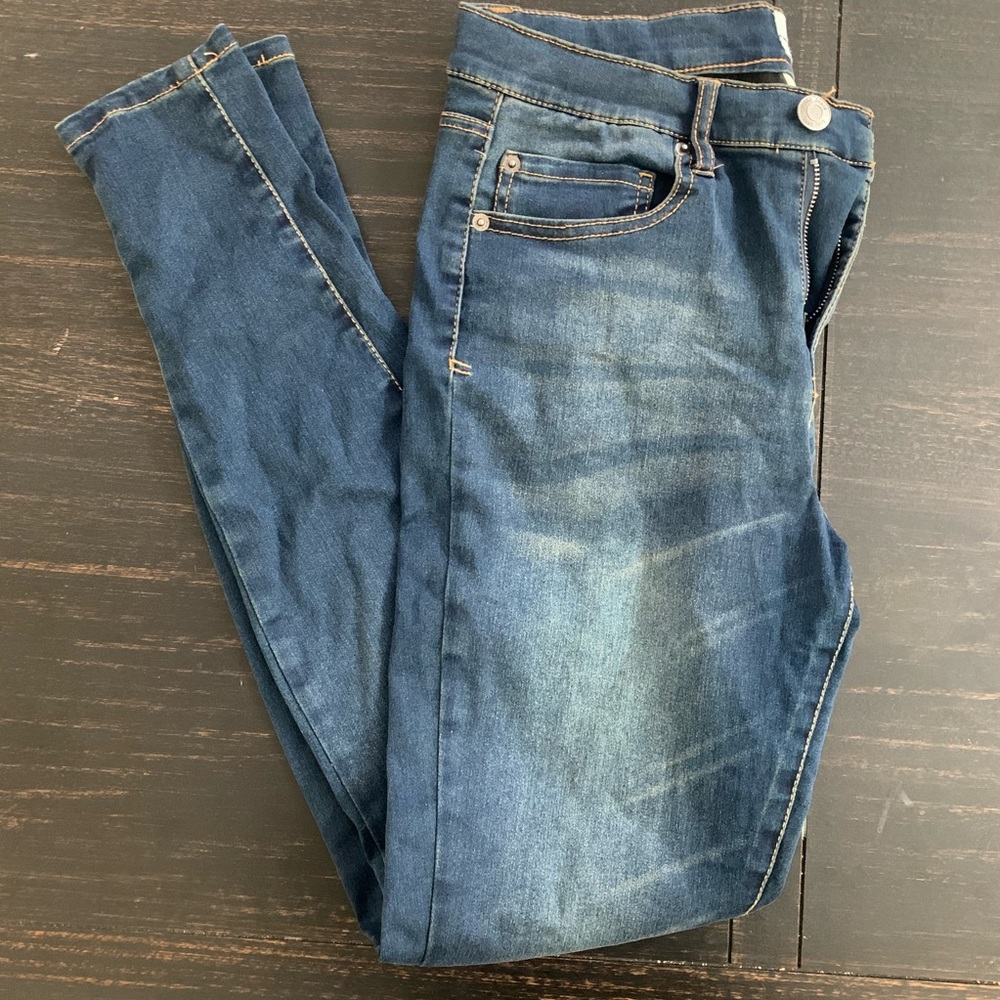 High Rise MUDD dark wash skinny jeans size 9